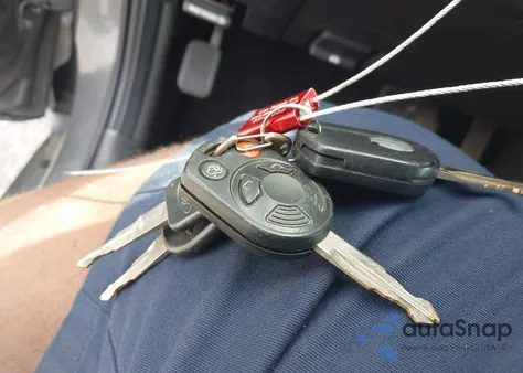 2011 Ford Escape Xlt z USA, uszkodzony, nr VIN 1FMCU9D70BKA79380